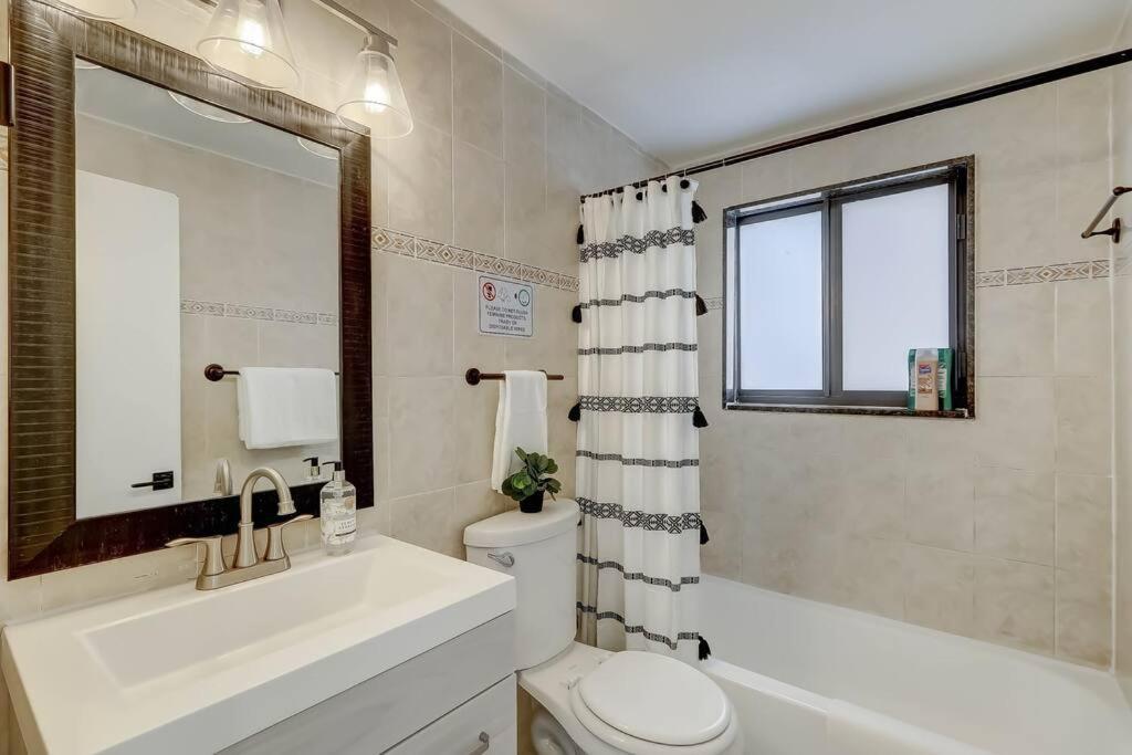 פורט לודרדייל Chic Retreat: 2Br Apartment! מראה חיצוני תמונה